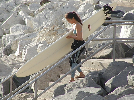 Surfer Descending